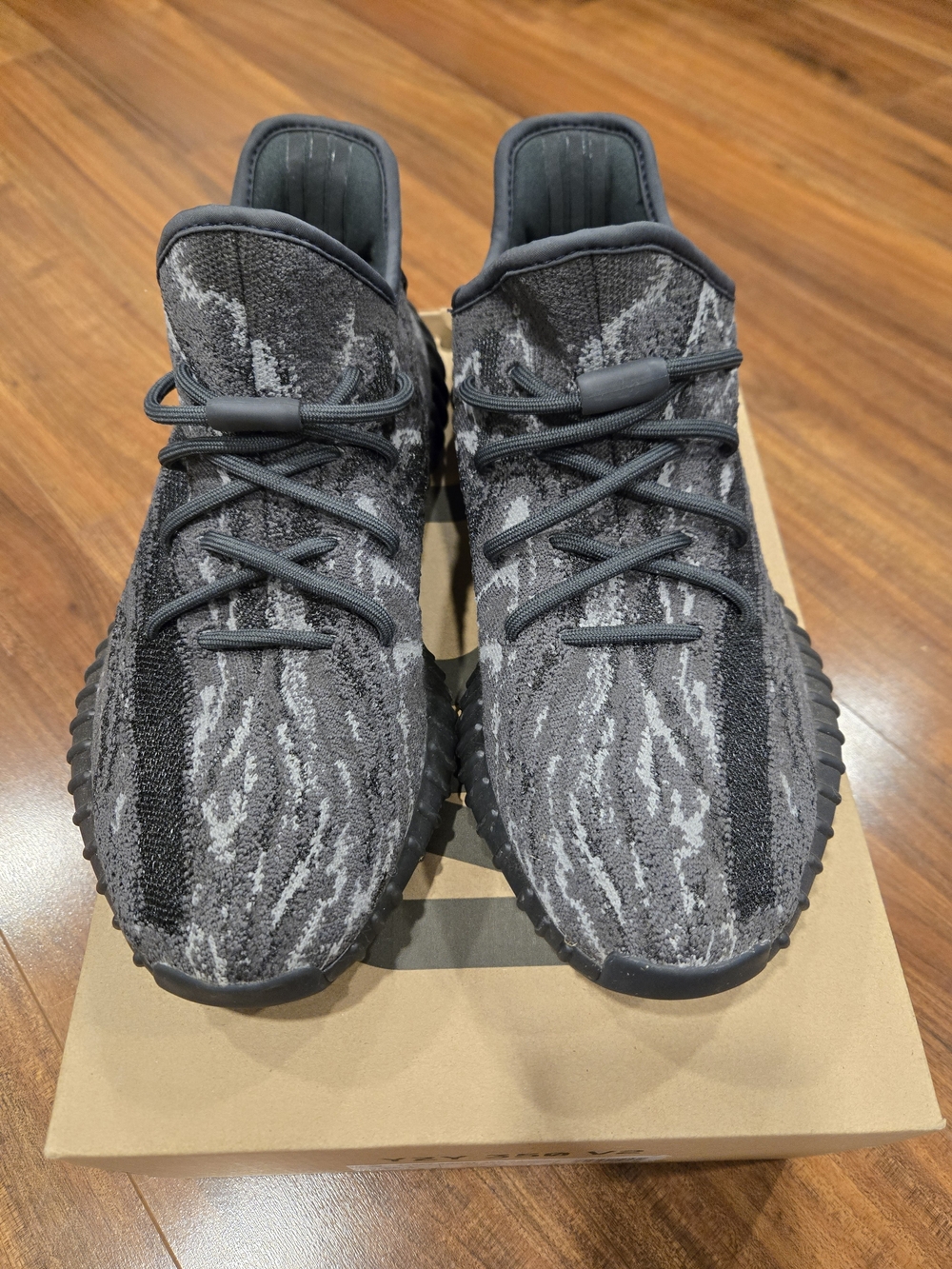 Yeezy Boost 350 V2 Athletic Sneakers - Black & Gray